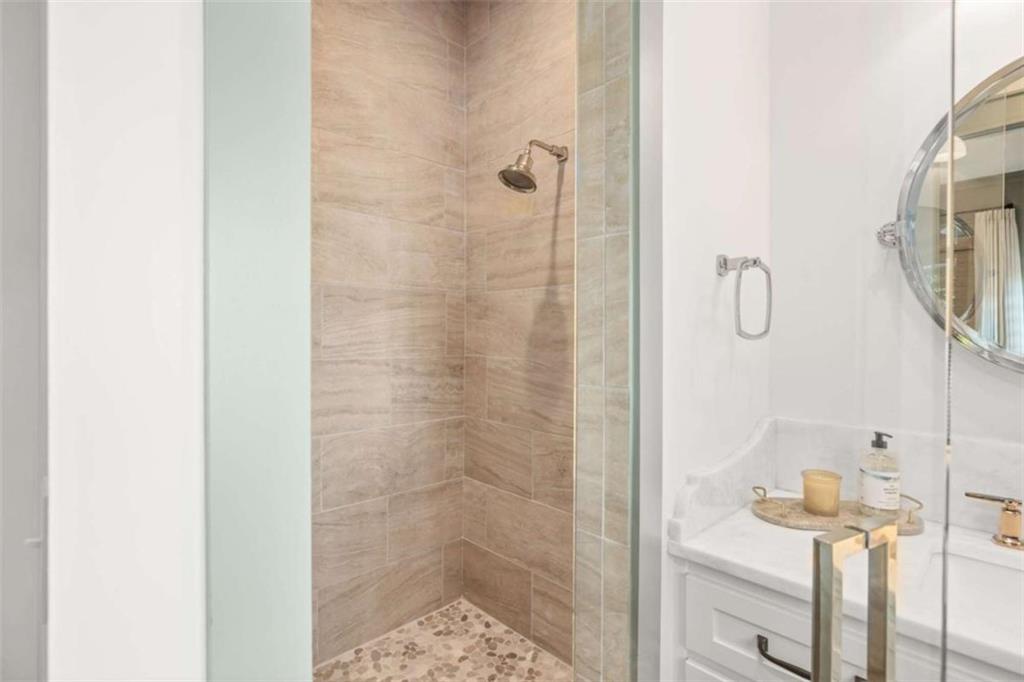 218 Lake Pointe Drive