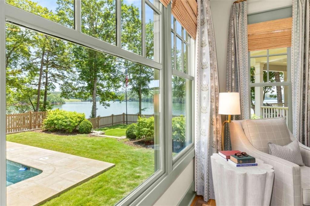 218 Lake Pointe Drive