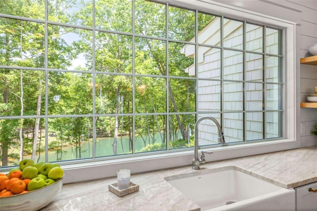 218 Lake Pointe Drive