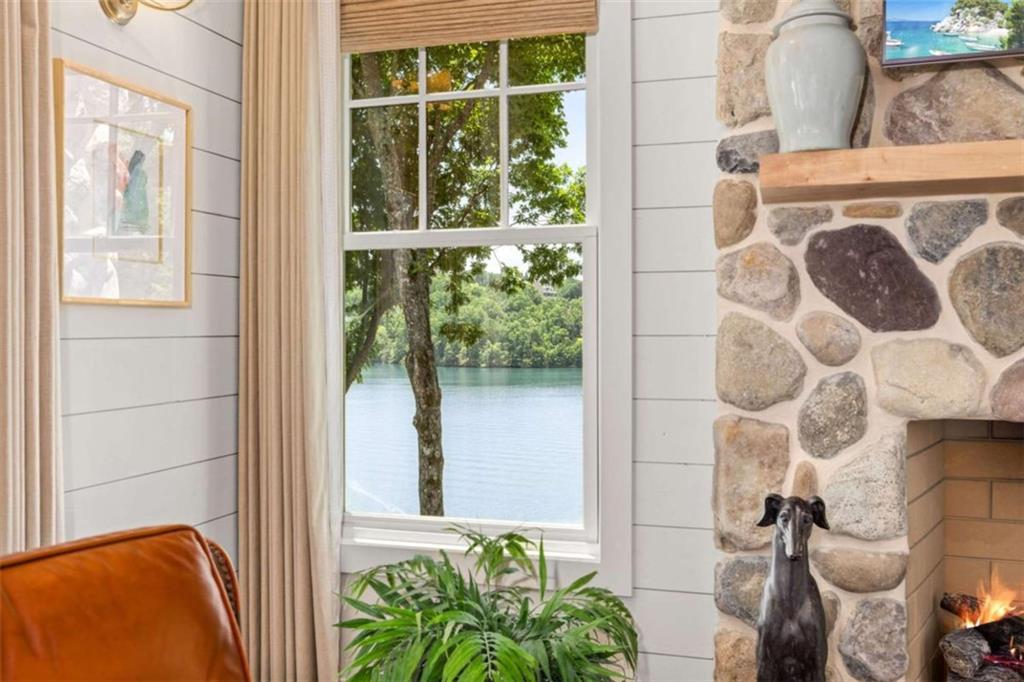 218 Lake Pointe Drive