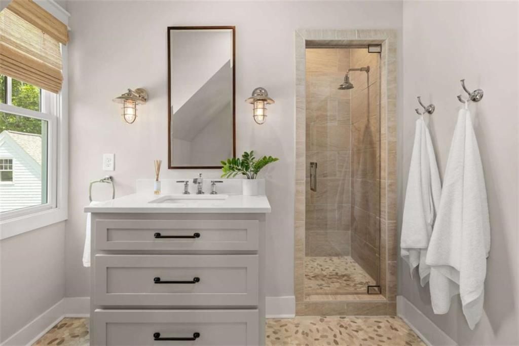 218 Lake Pointe Drive