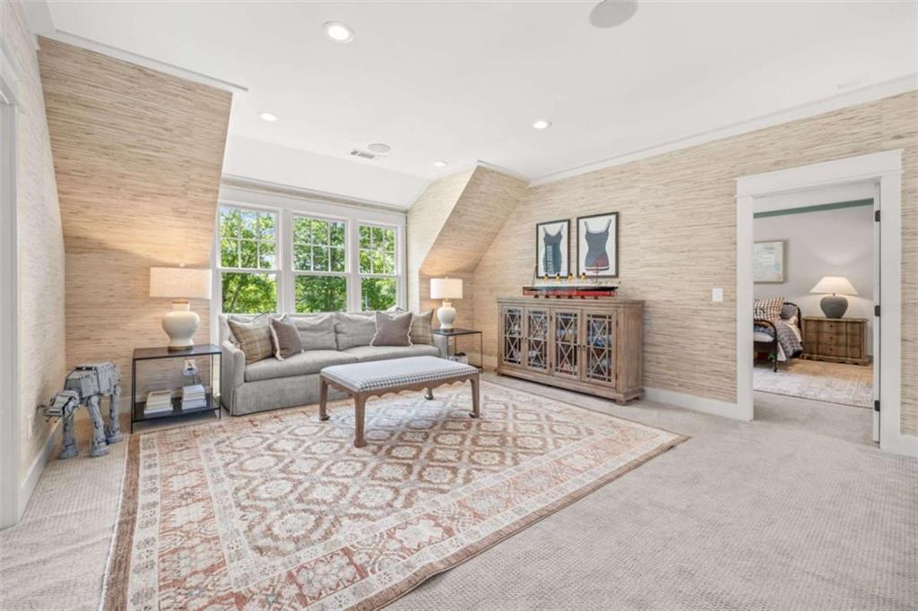 218 Lake Pointe Drive