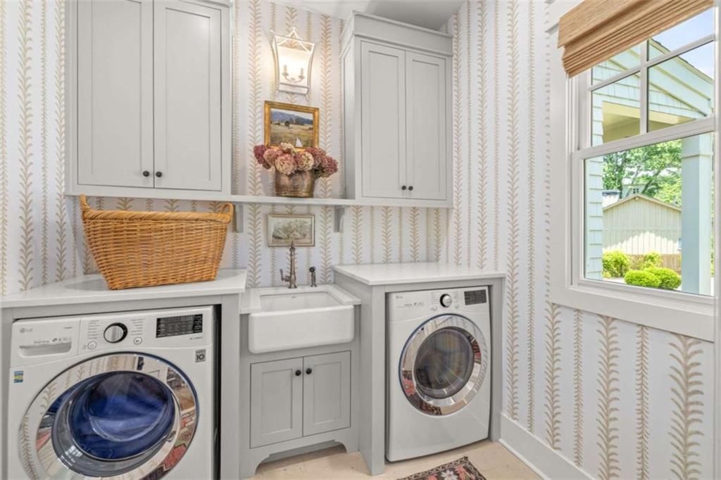 218 Lake Pointe Drive