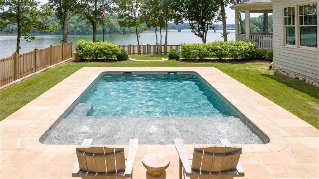 218 Lake Pointe Drive