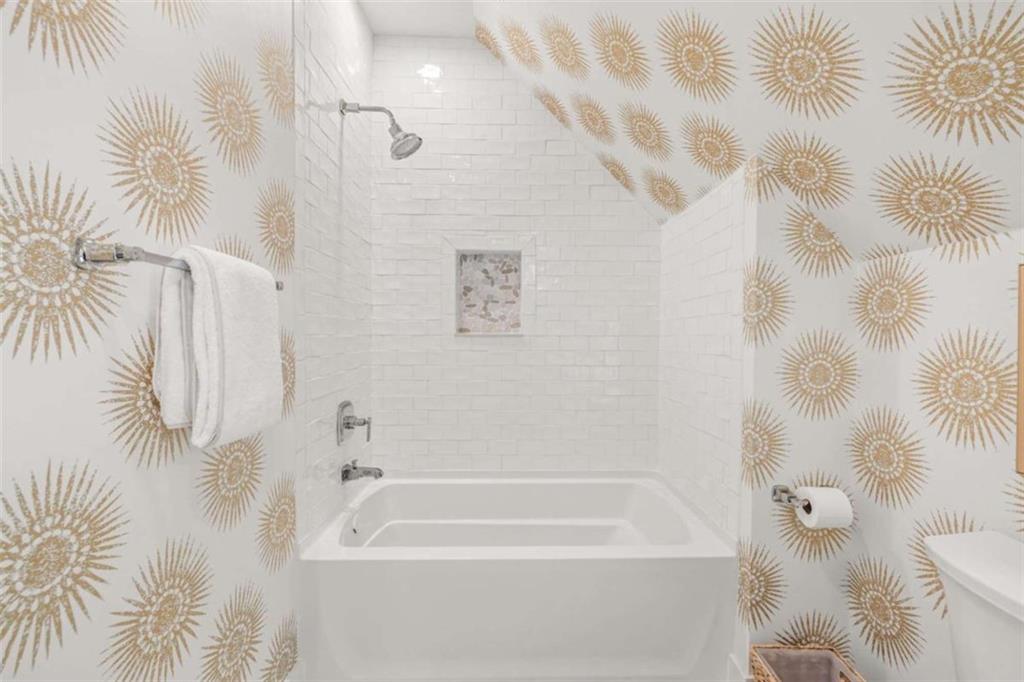 218 Lake Pointe Drive