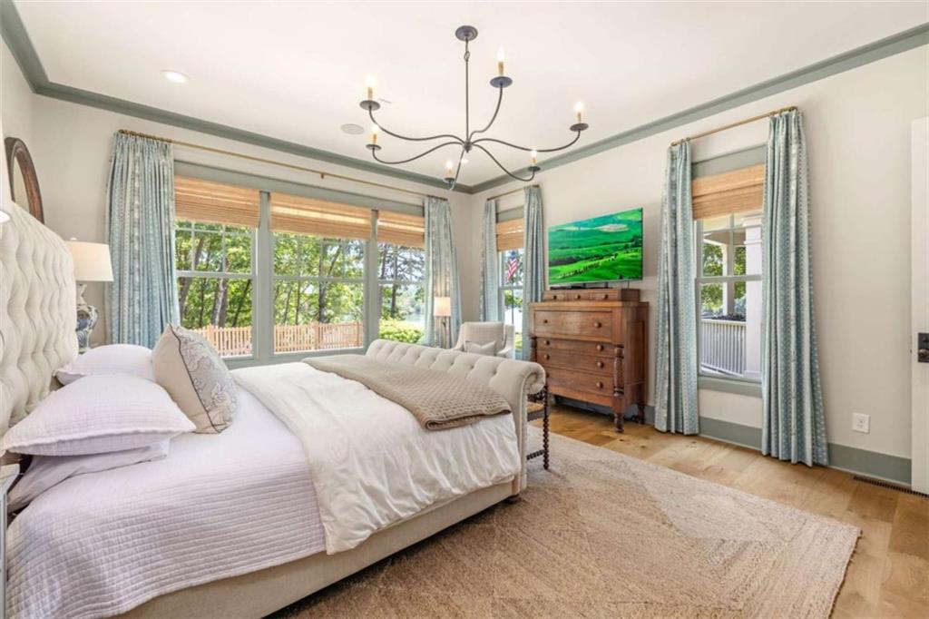 218 Lake Pointe Drive