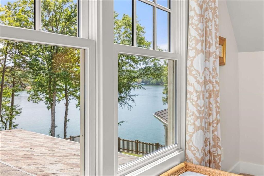 218 Lake Pointe Drive