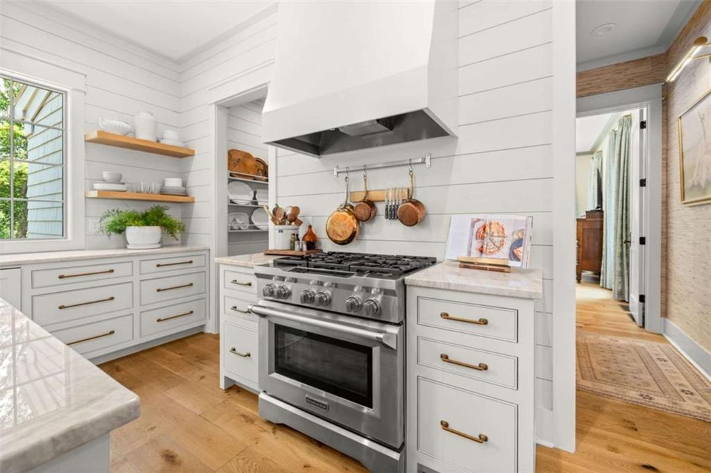 218 Lake Pointe Drive