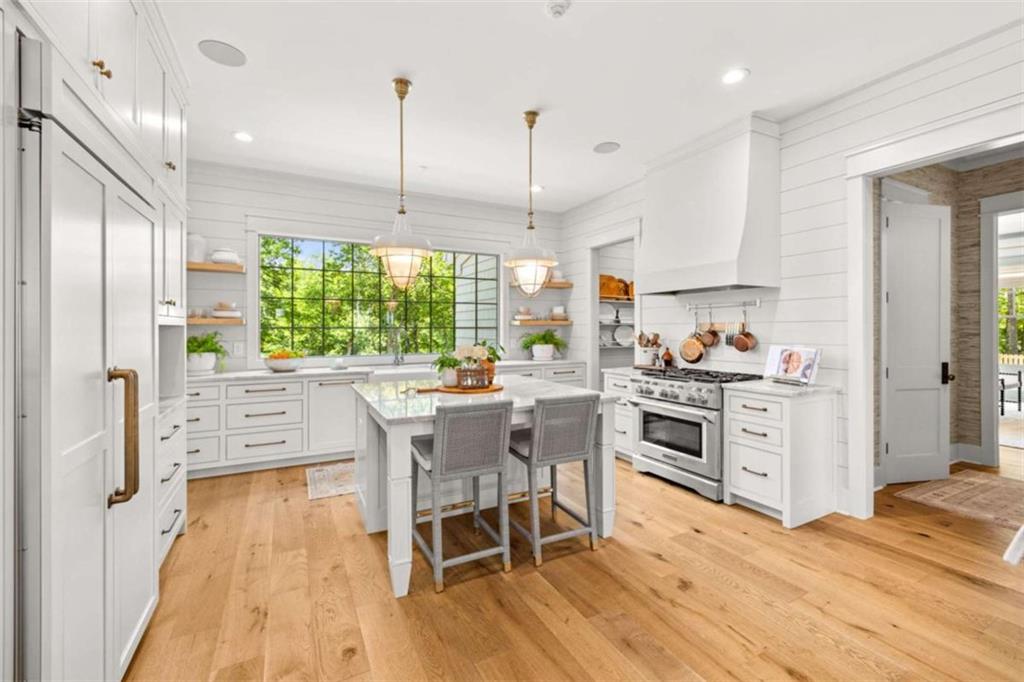 218 Lake Pointe Drive