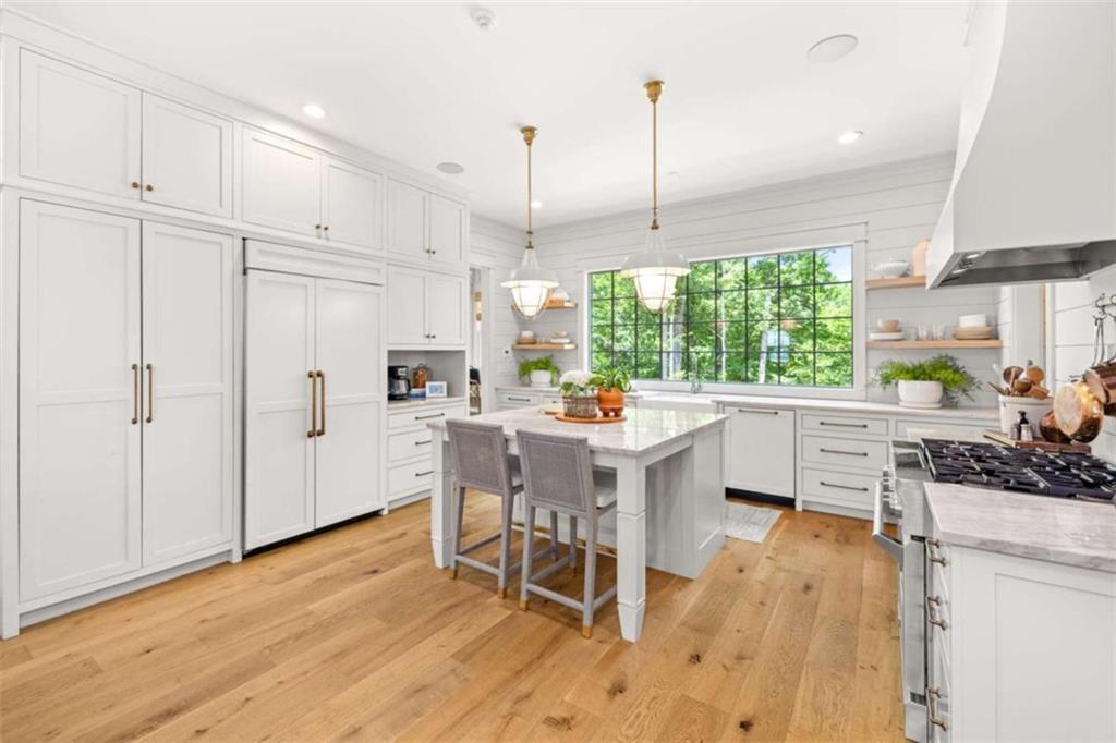 218 Lake Pointe Drive