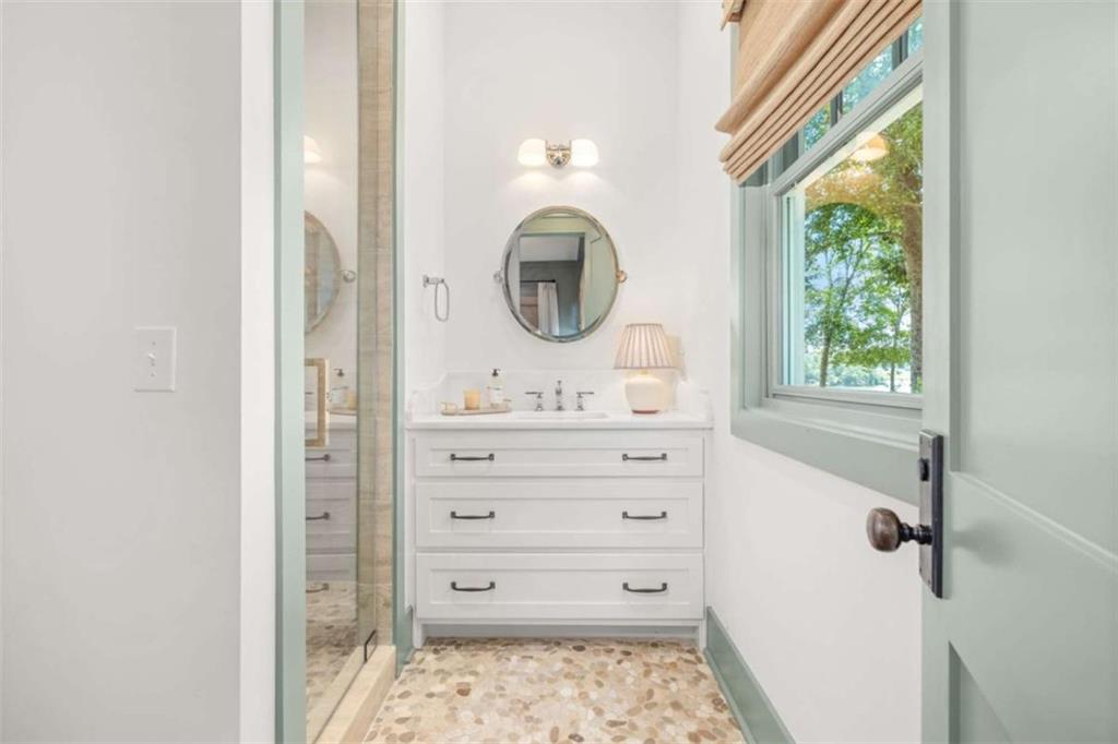 218 Lake Pointe Drive