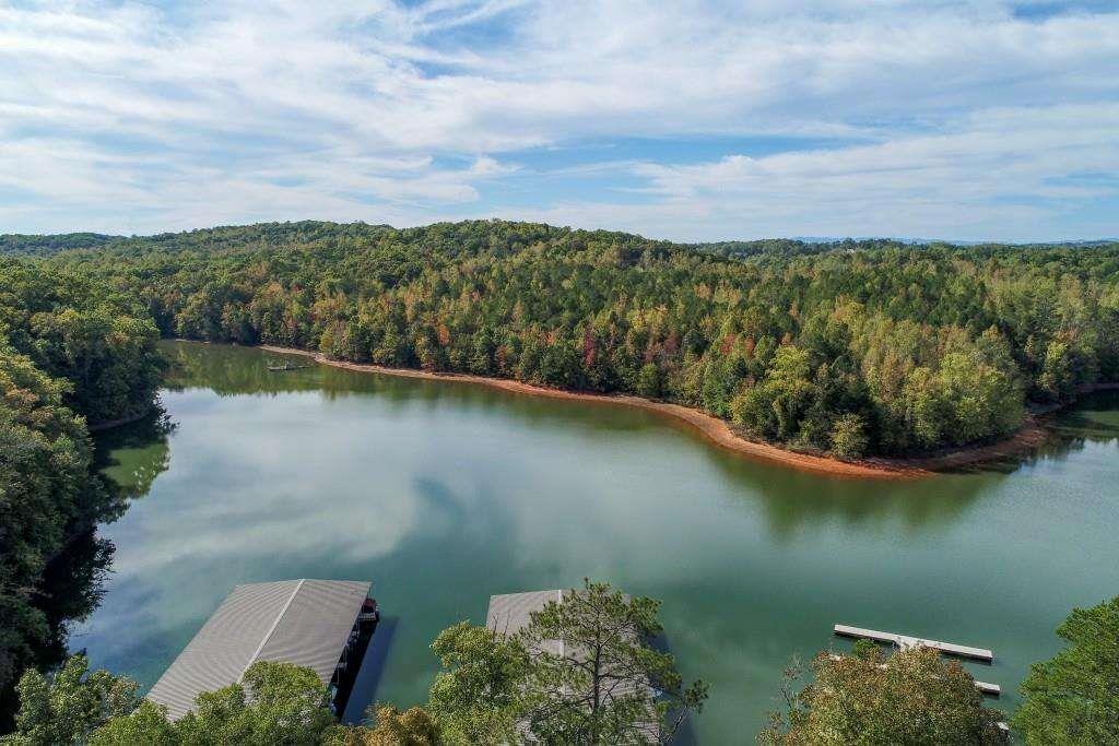 6825 Lookout