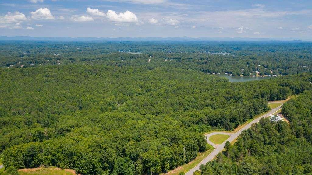 6825 Lookout