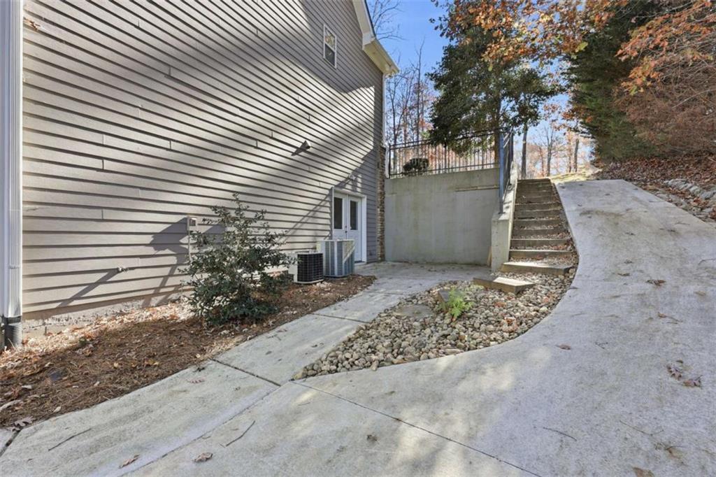5264 Laurel Circle