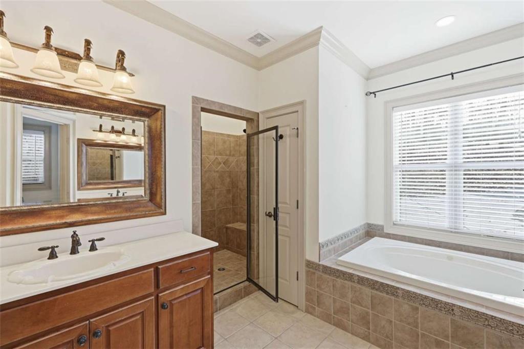 5264 Laurel Circle