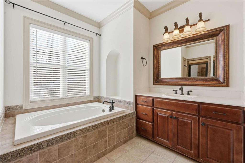 5264 Laurel Circle