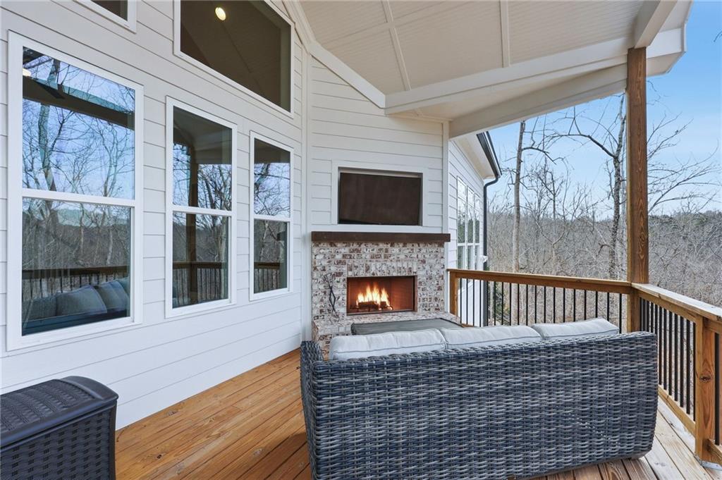 5575 Chestatee Landing Drive