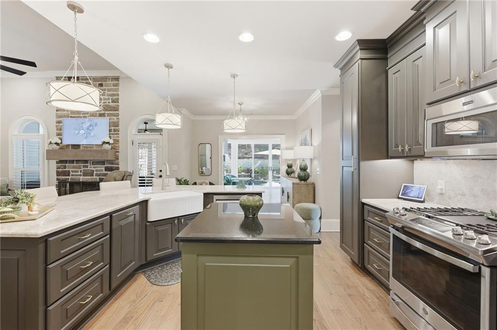 6808 Grand Marina Circle