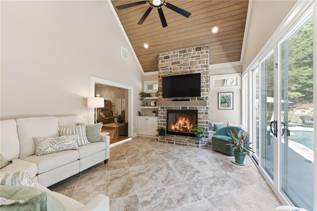 6808 Grand Marina Circle