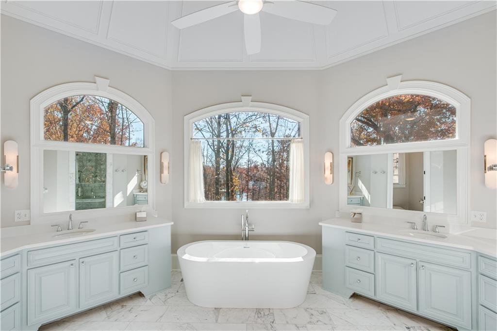 6226 Random Winds Bluff