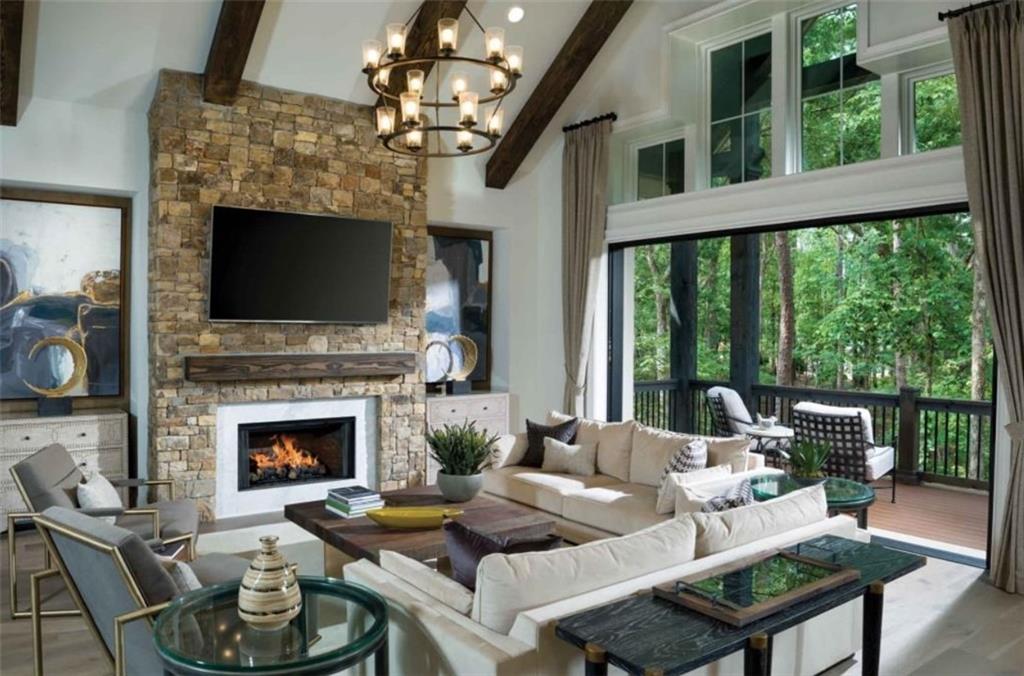 208 Lake Pointe Drive