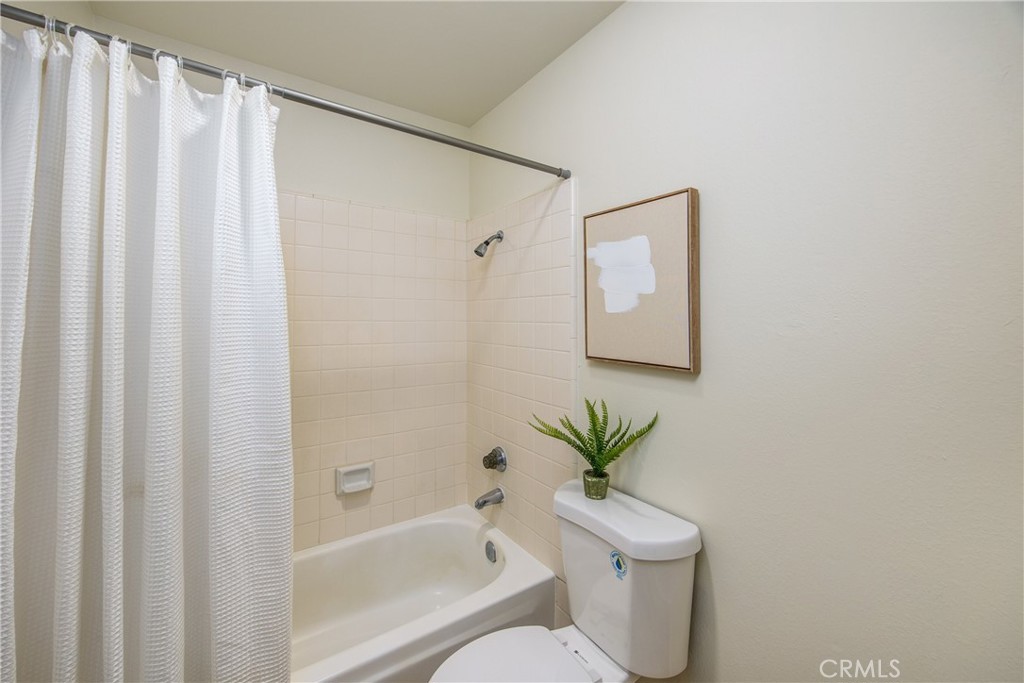 1456 Fernwood