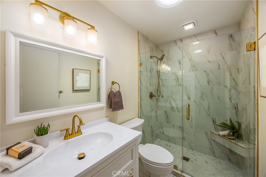 1456 Fernwood