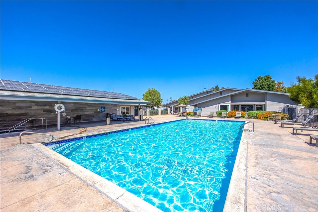 1550 Rimpau Avenue 18