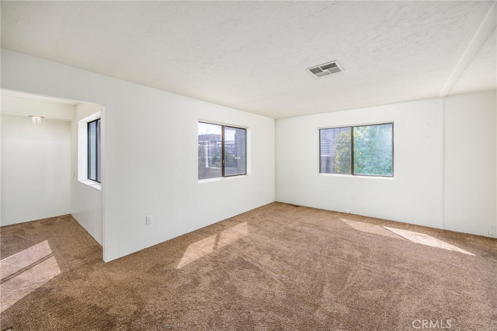 1550 Rimpau Avenue 18