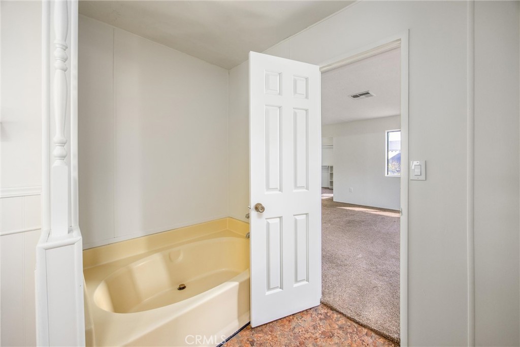 1550 Rimpau Avenue 18