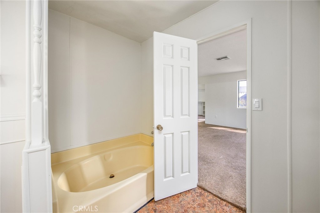 1550 Rimpau Avenue 18