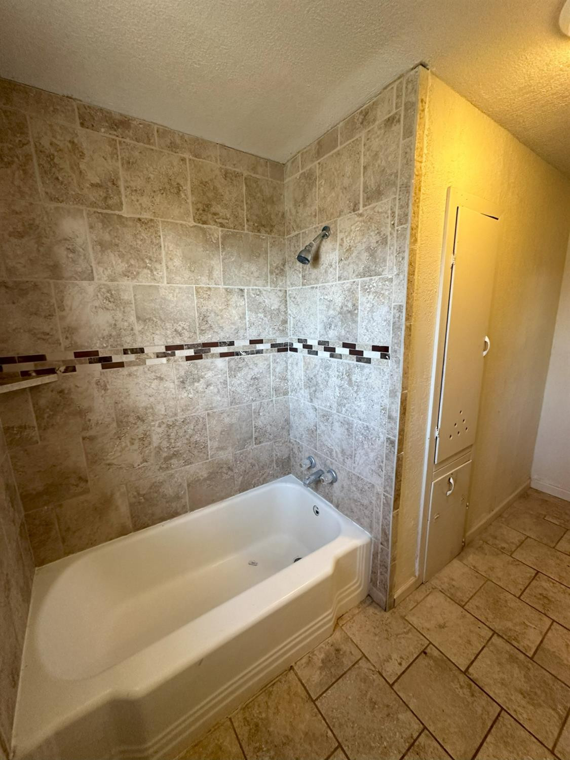 1102 E Ripley Street