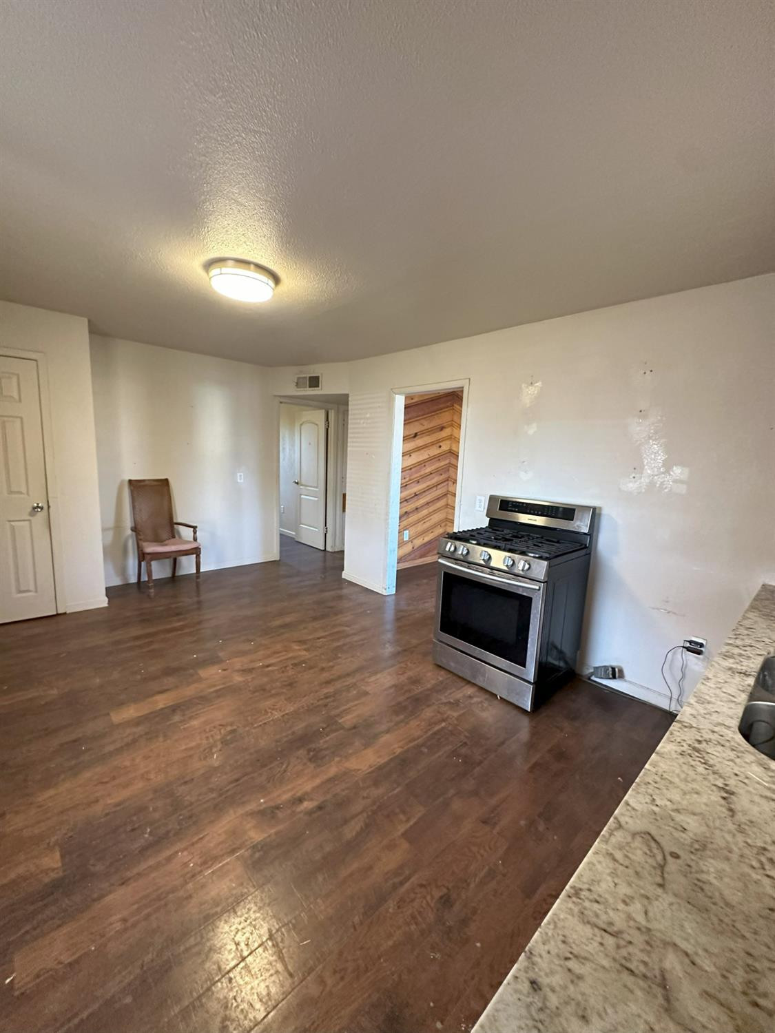 1102 E Ripley Street