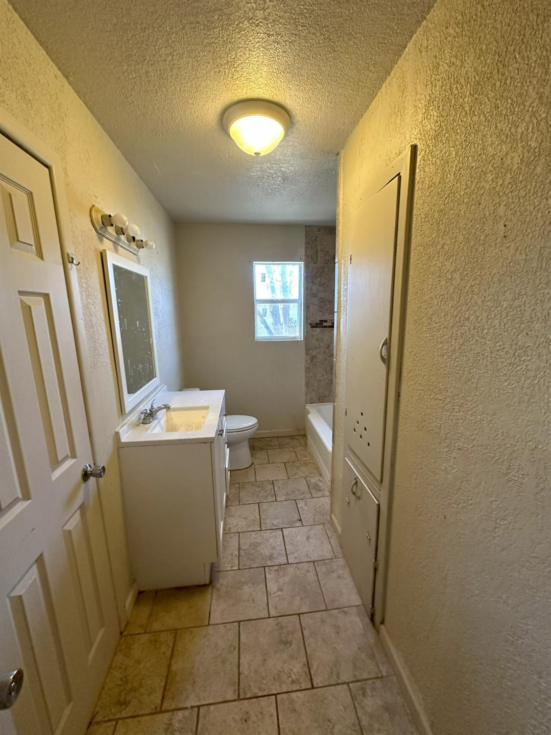 1102 E Ripley Street