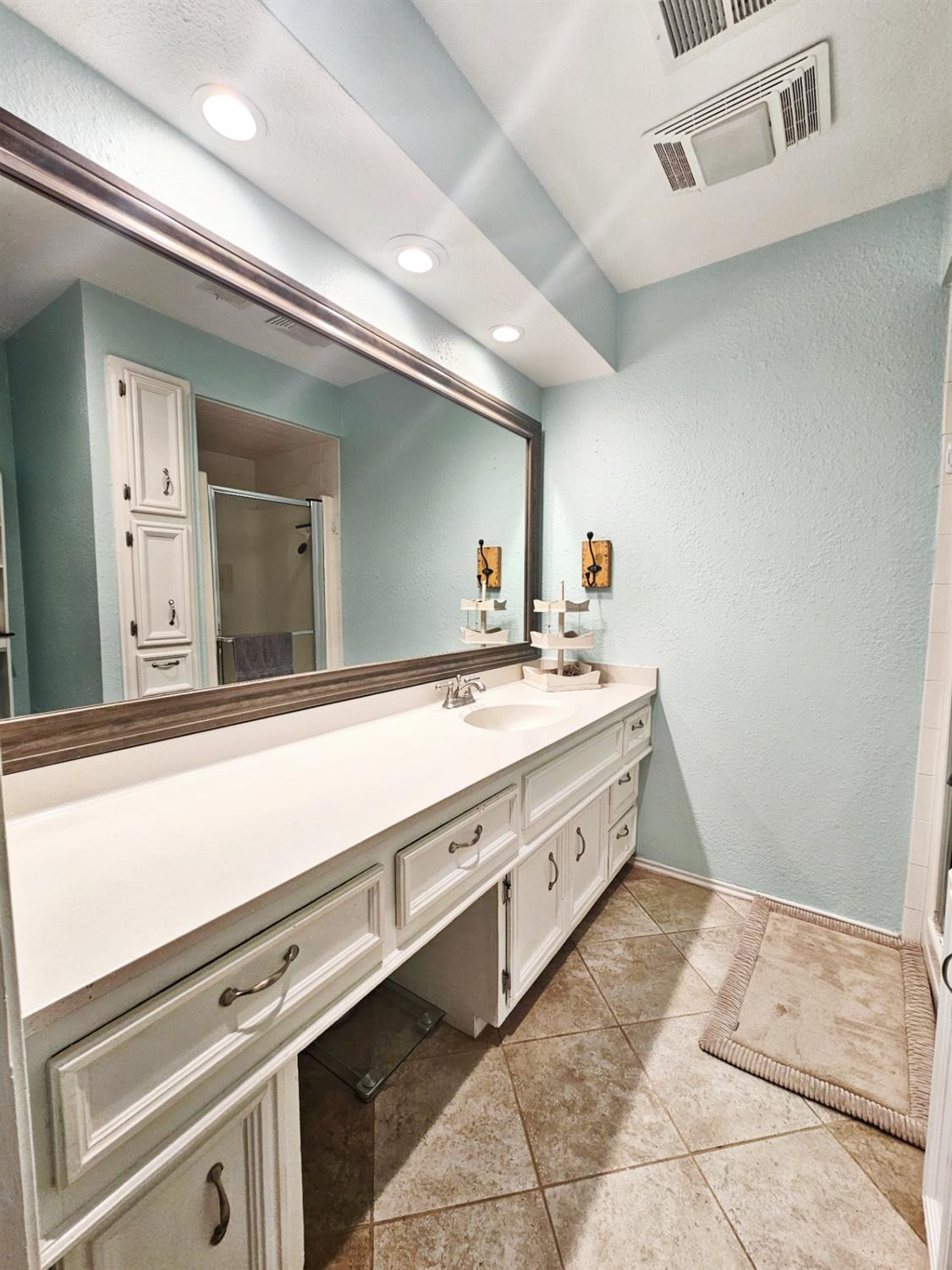 1714 E Hester Street