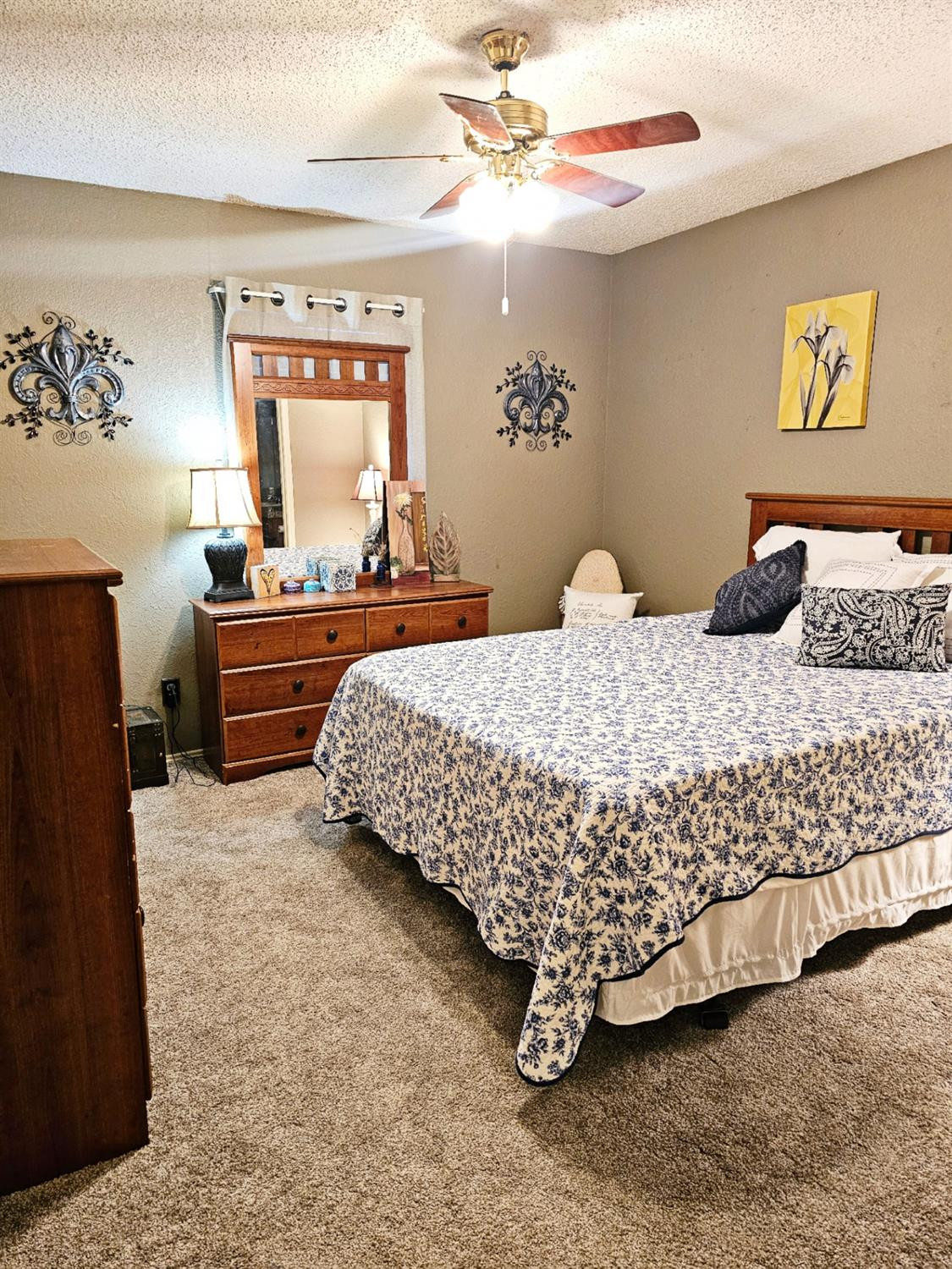 1714 E Hester Street