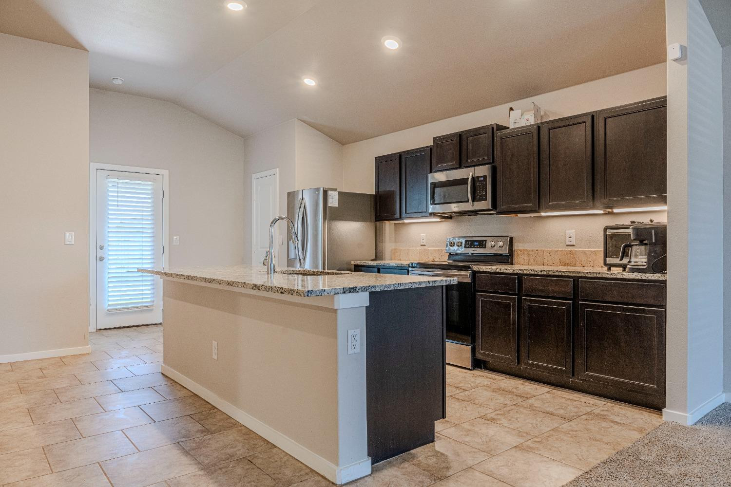 2906 Valencia Avenue