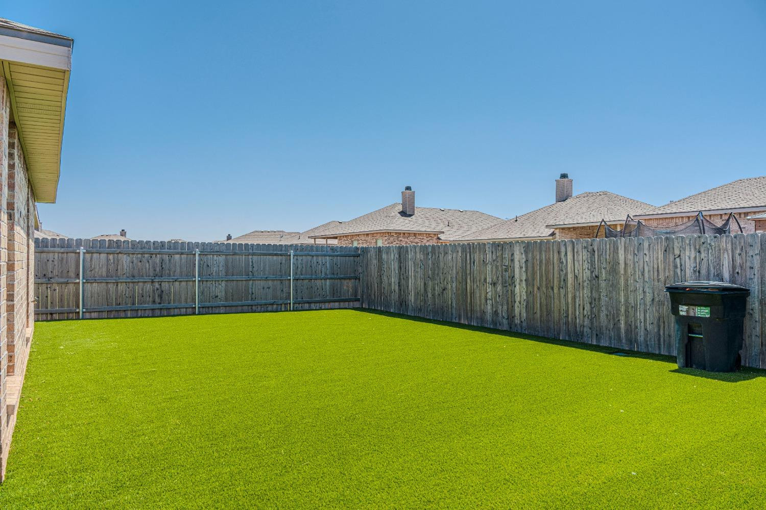 2906 Valencia Avenue