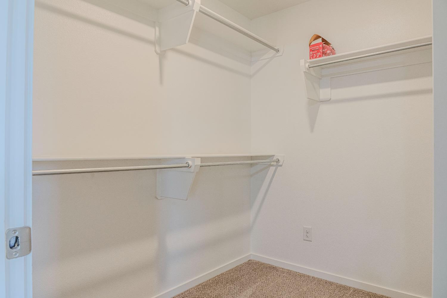 2906 Valencia Avenue