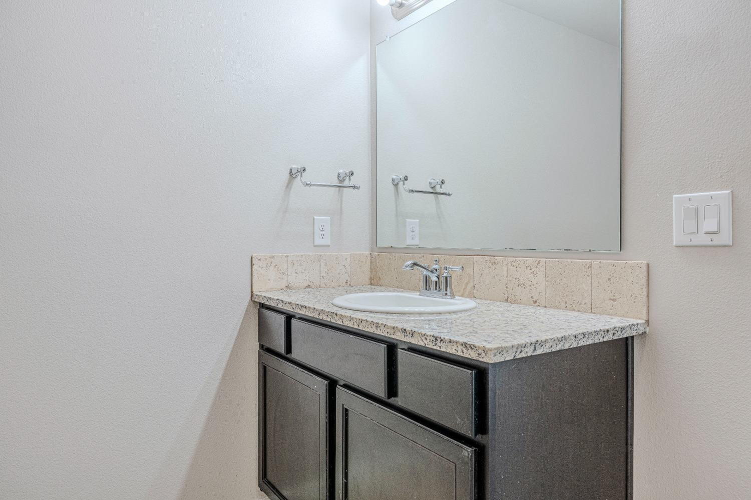 2906 Valencia Avenue