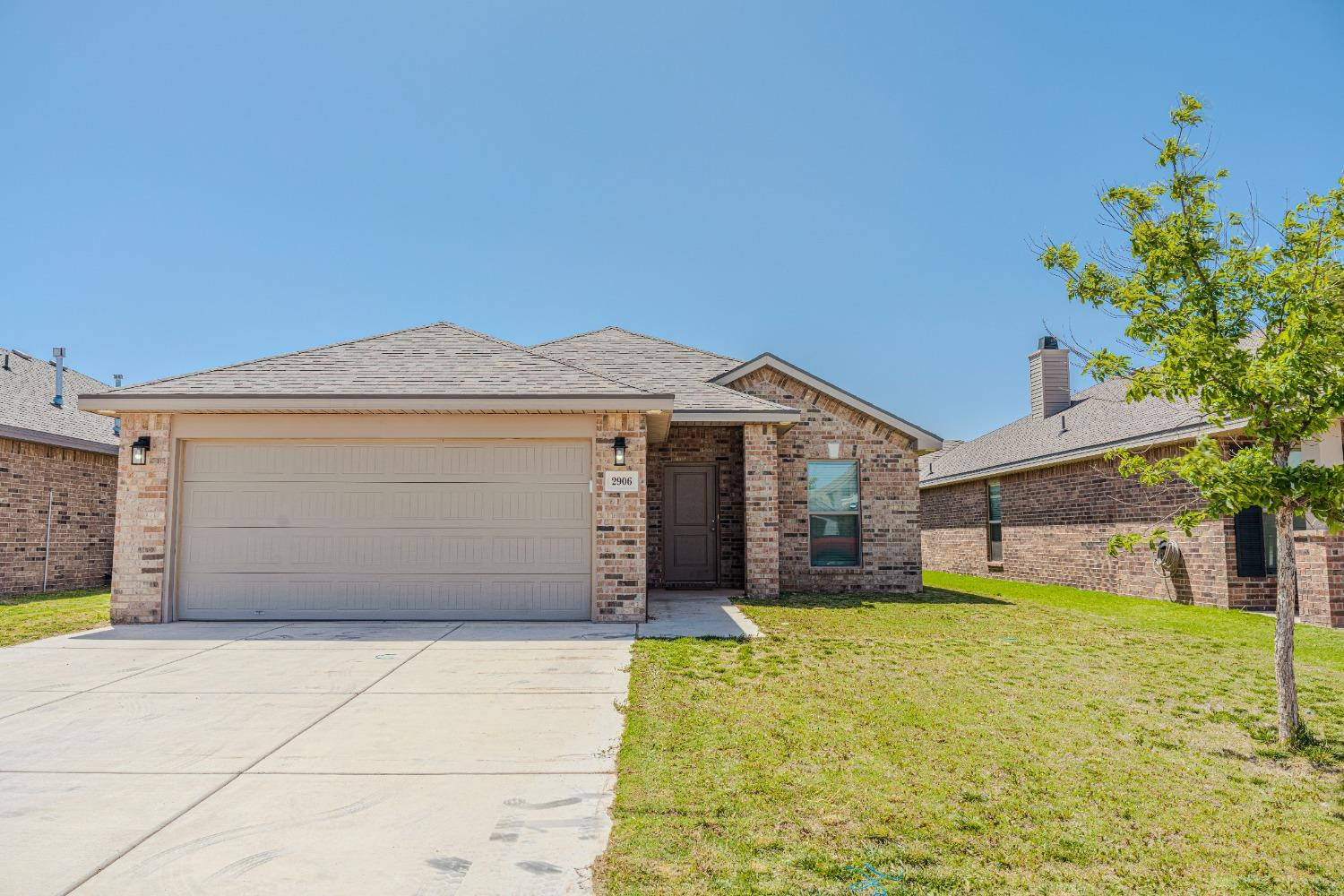 2906 Valencia Avenue