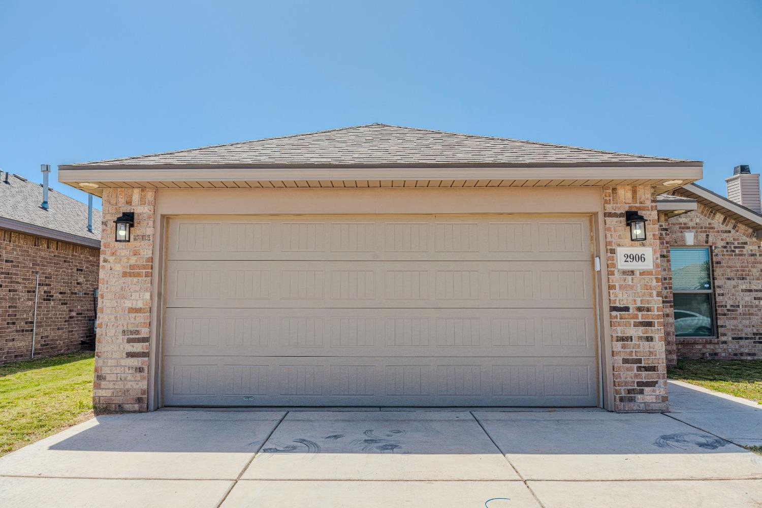 2906 Valencia Avenue