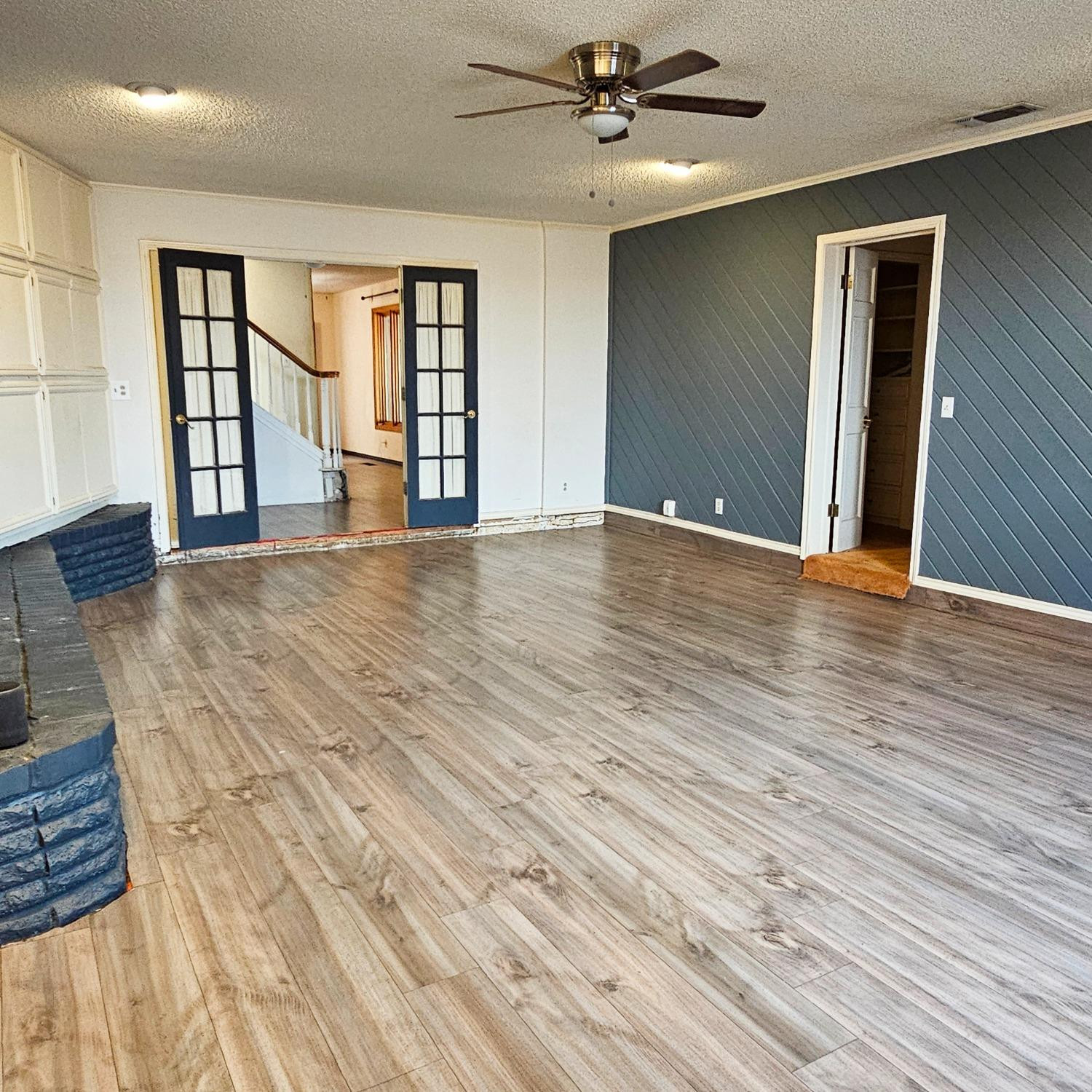 1902 E Reppto Street