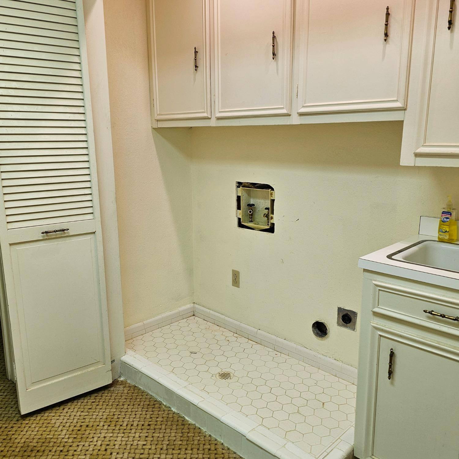 1902 E Reppto Street