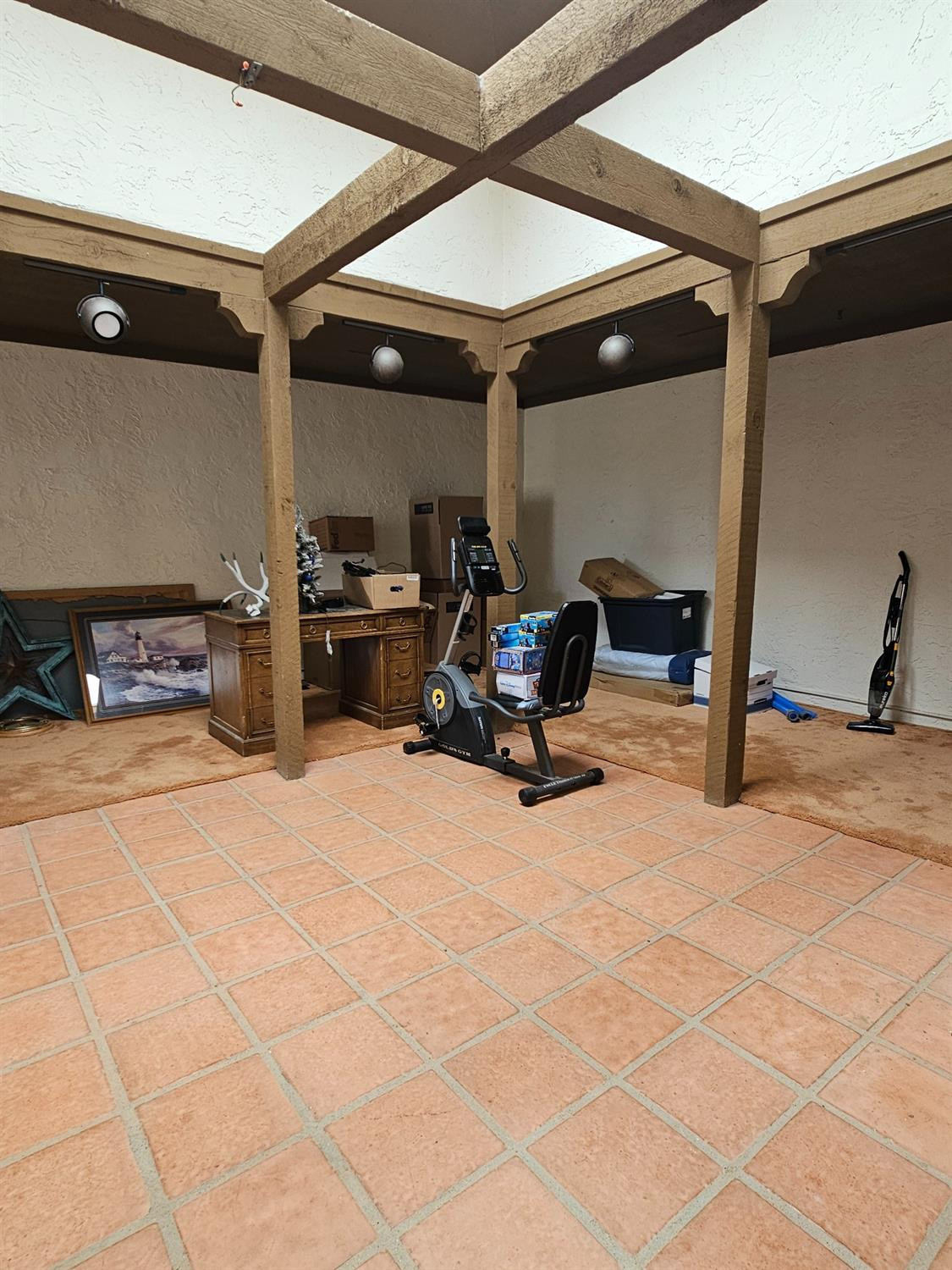 1902 E Reppto Street