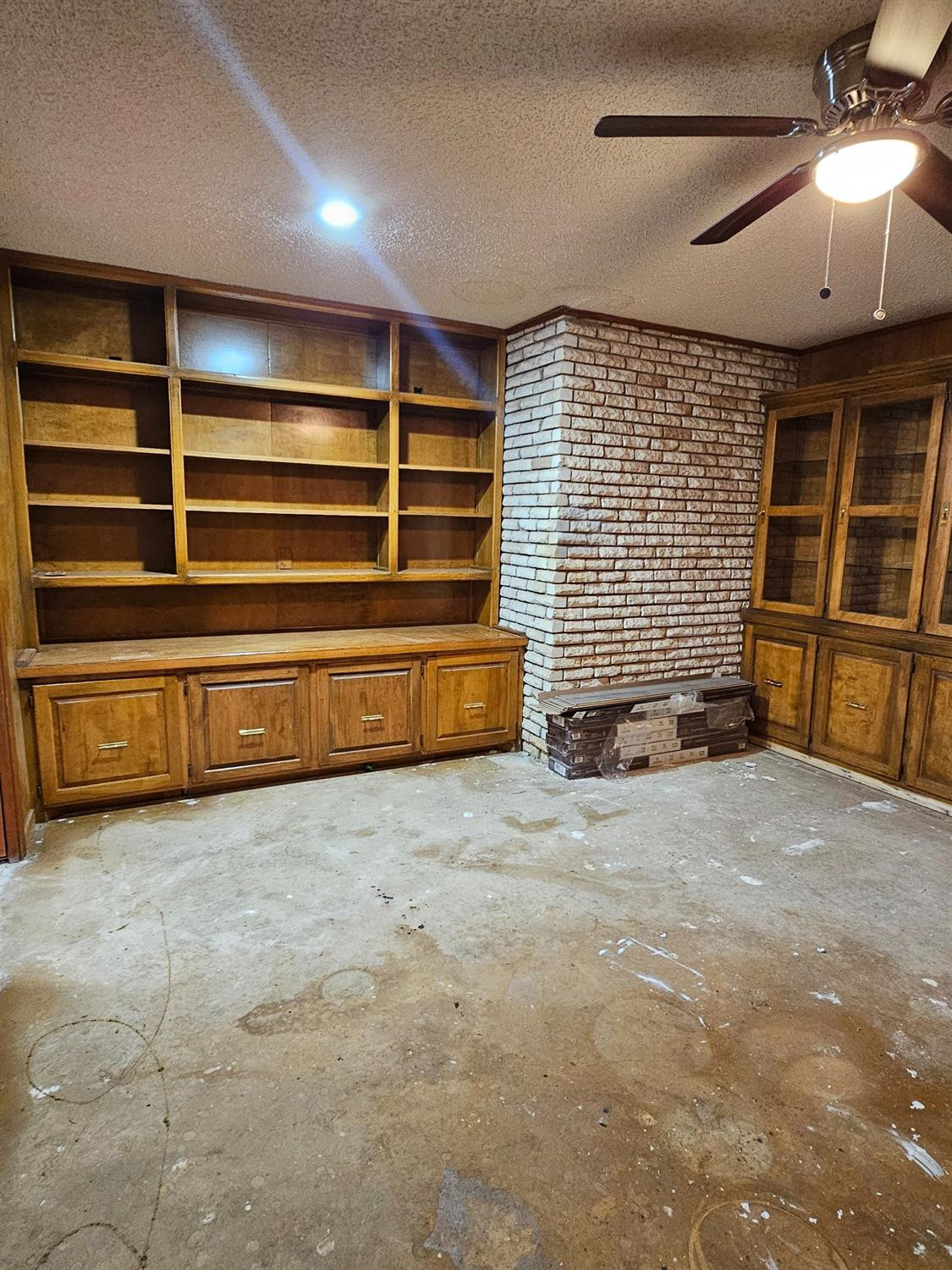 1902 E Reppto Street