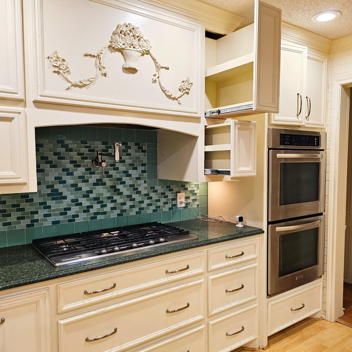 1902 E Reppto Street