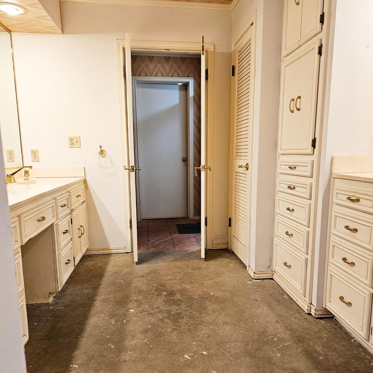 1902 E Reppto Street