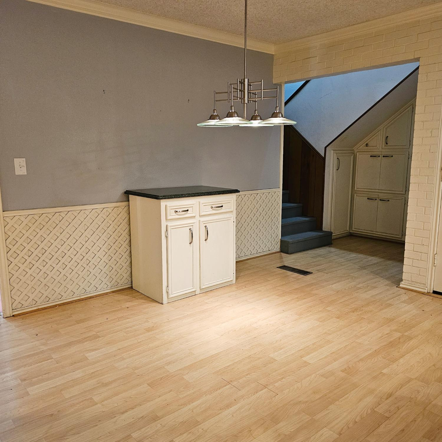 1902 E Reppto Street