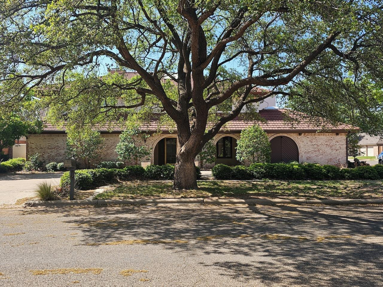 1902 E Reppto Street